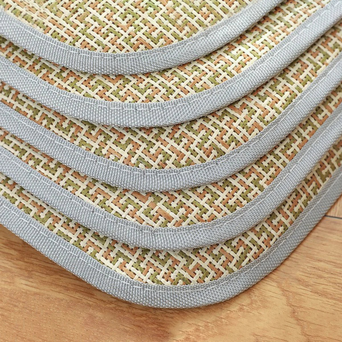 Comfortable Pet Bed with Breathable Design and Grip Bottom