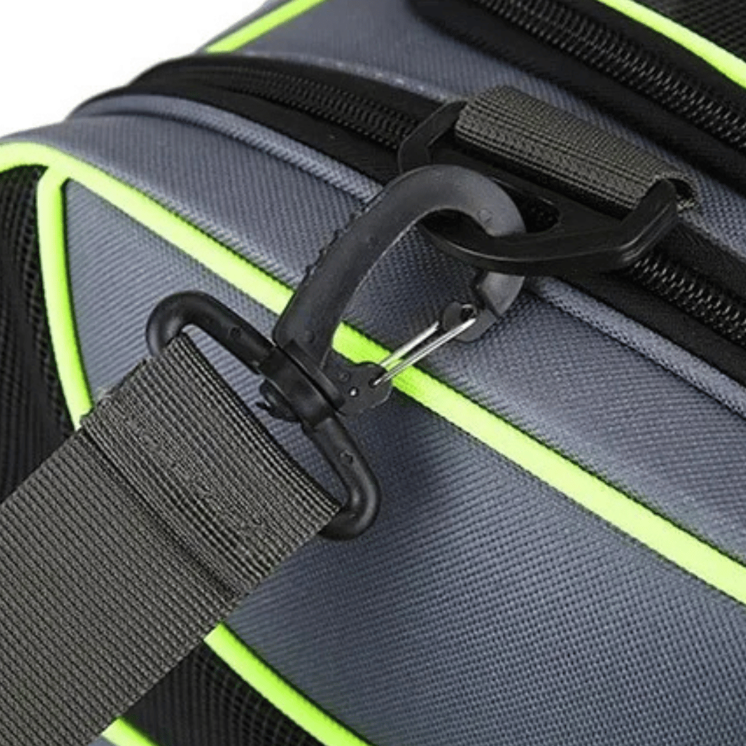 Comfortable Ventilated Pet Carrier Bag for Cats And Dogs