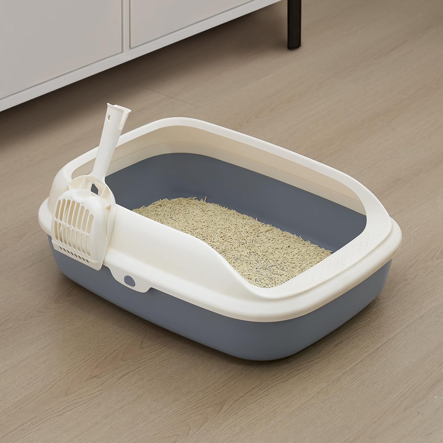 Large Cat Litter Tray Box, Plastic Open Cat Litter Box with Raised Rims and Detachable Rim, Litter Tray with Free Scoop, 57.5 x 44 x 19 cm