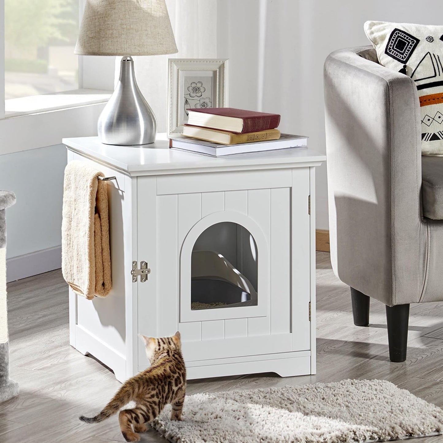 Litter Box Enclosure, Indoor Wooden Cat House for Bathroom, Bedroom & Living Room, White Washroom Litter Cabinet with Holes, Door Latch & Side Bar