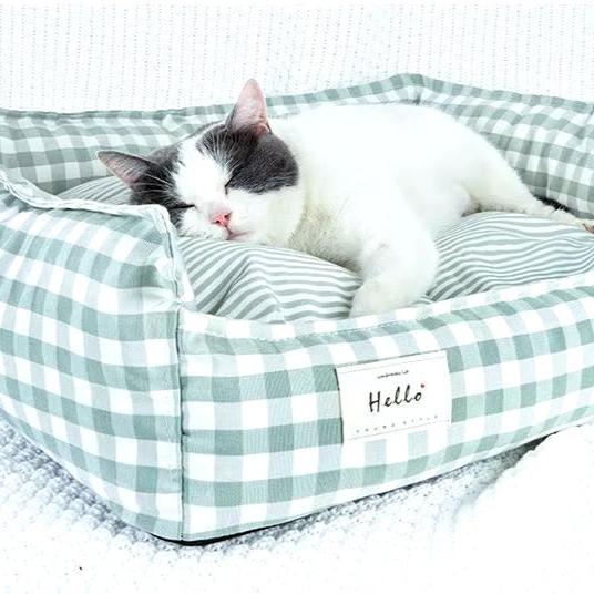 Plaid Small Pet Bed for Dogs and Cats