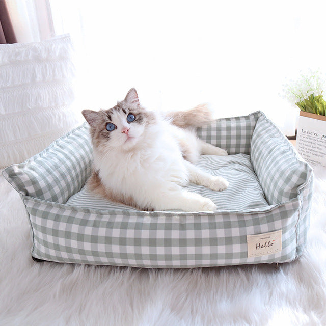 Plaid Small Pet Bed for Dogs and Cats